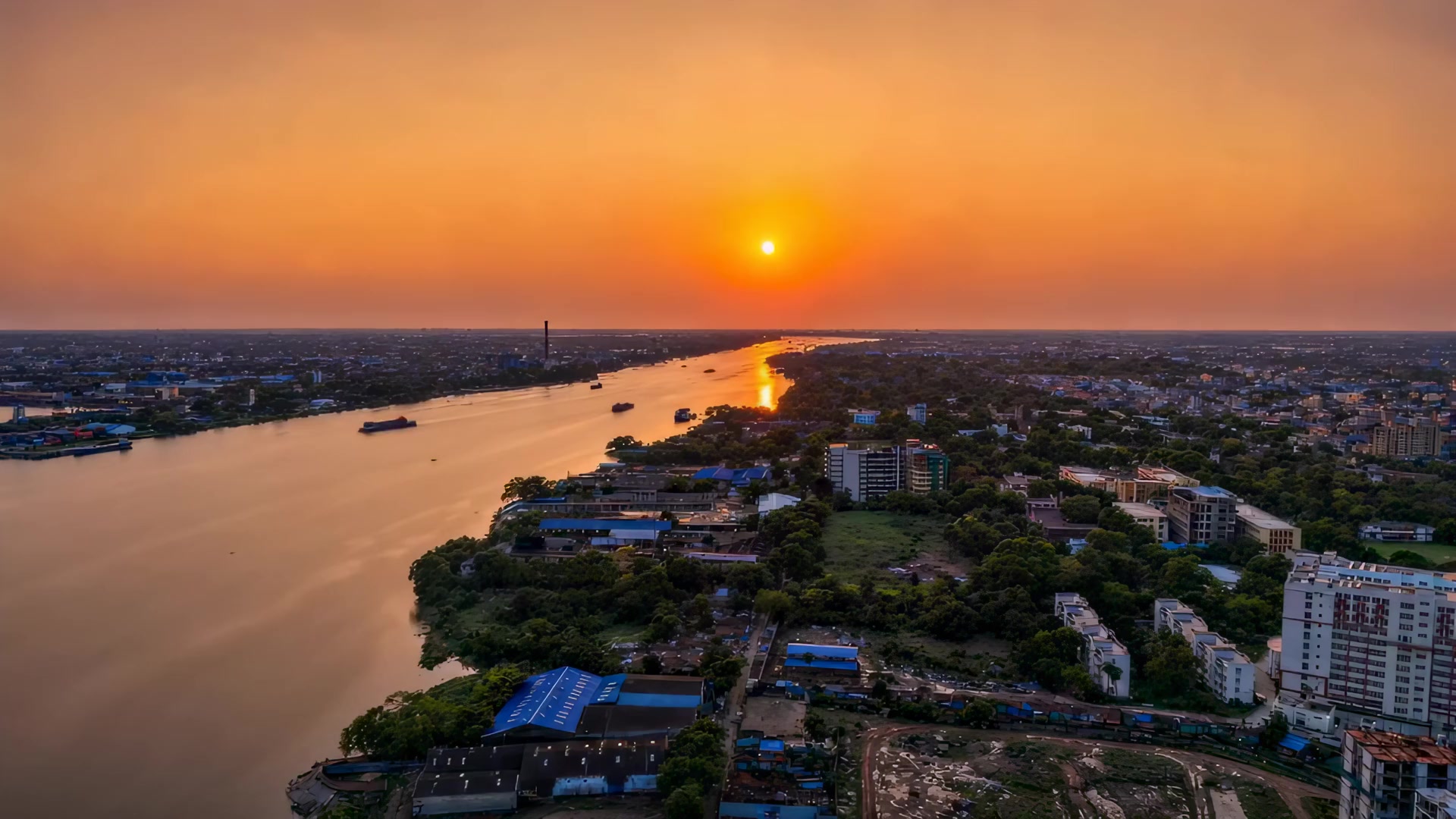 Sunset over the Hooghly at Shalimar — the district at golden hour